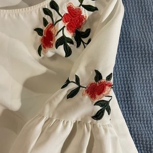 White embroidered dress. Size XS
